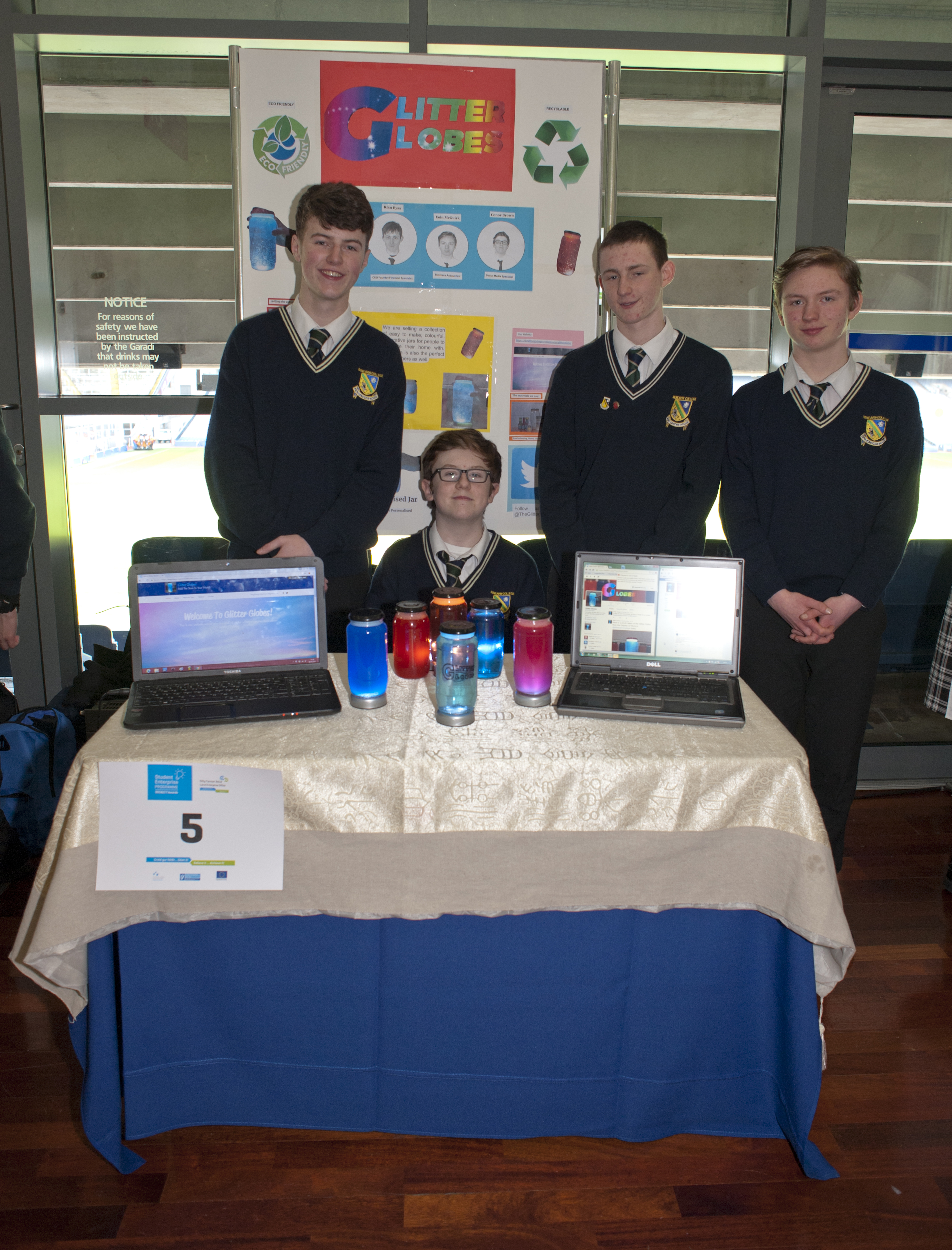 3 Display Stand 31