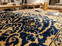 close-up-of-viscose-art-silk-rug-pile-showing-char.webp