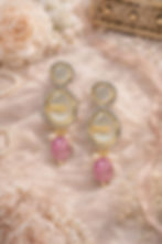Elegant ladies earrings trendy design