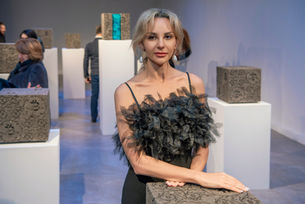 Talent Spotlight: Artist Narine Arakelian uses AI art curator for her groundbreaking two-part exhibition Metamorphosis of Aphrodite’s Stones