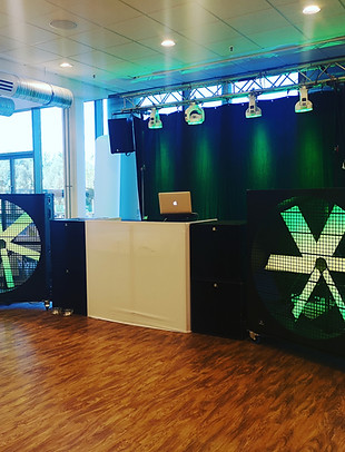 DJ Kevin Carter Watt und Volt VW Arena.jpg