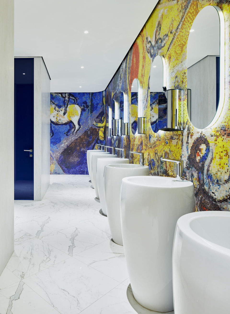 concept en ontwerp business lounge Chagall op Sheremetyevo international airport by M+R