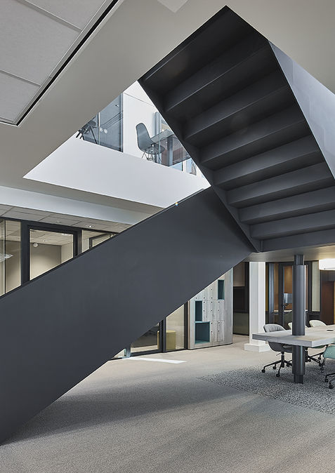 Hybride innovatieve werkomgeving by M+R