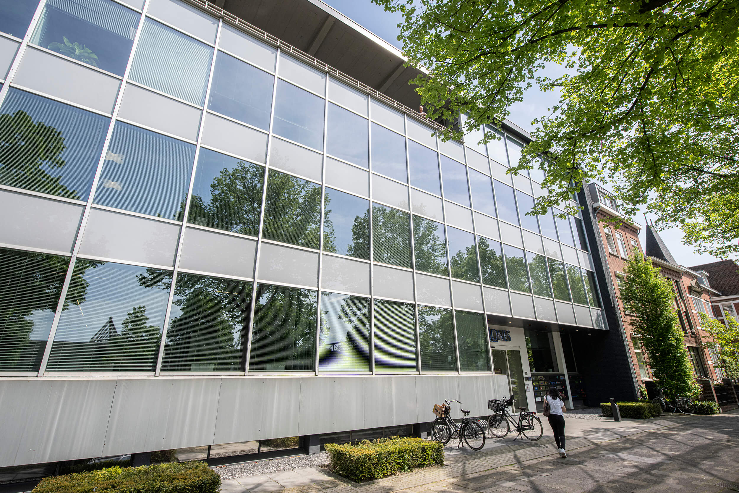 Contact opnemen met Burgstate