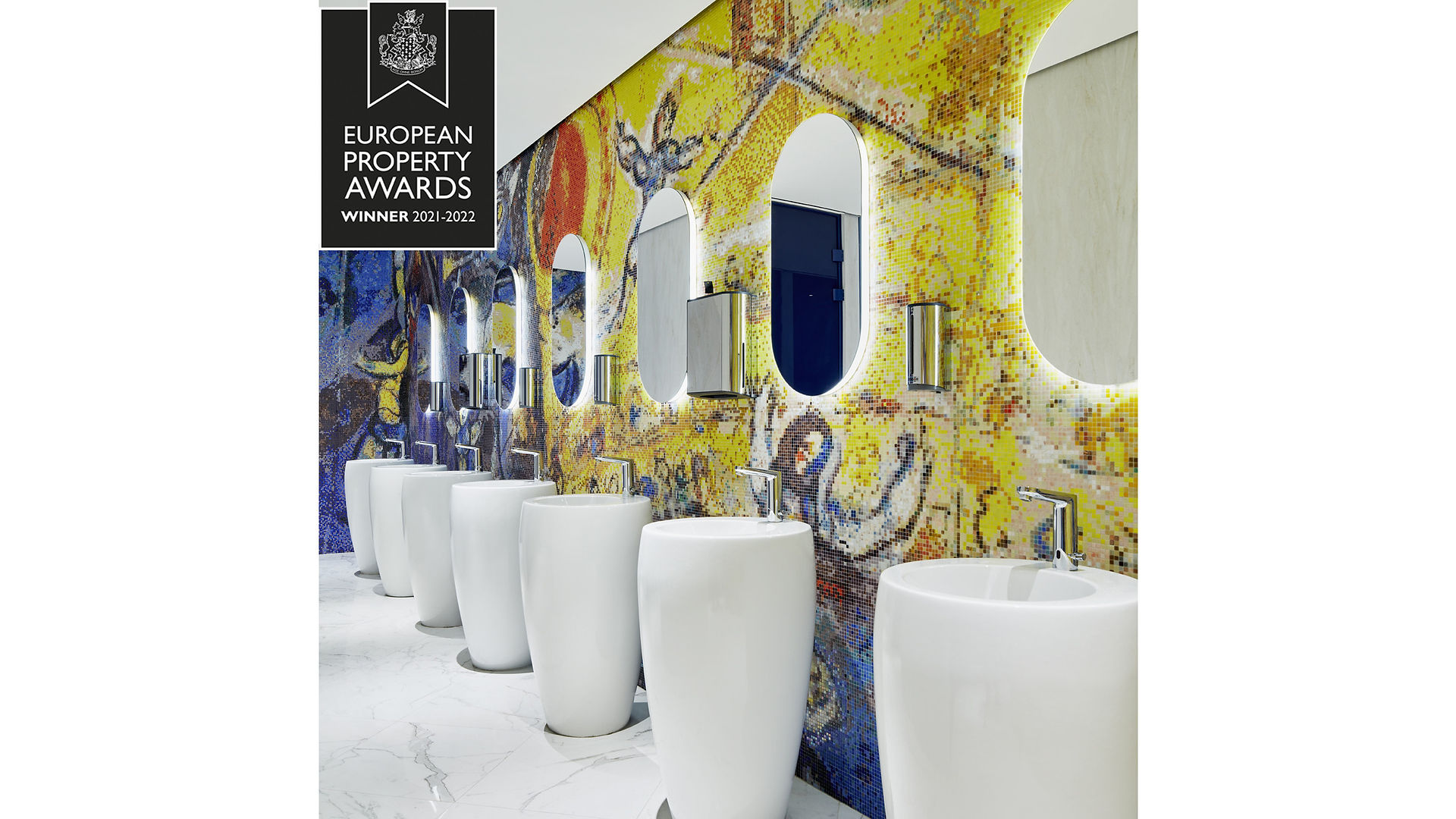 M+R wins the European Property Award 2021|2022 in the Bathroom Design category with the Chagall Lounge
