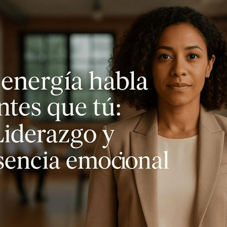 Persona con postura segura y serena proyectando confianza y liderazgo, representando cómo la energía habla antes que las palabras