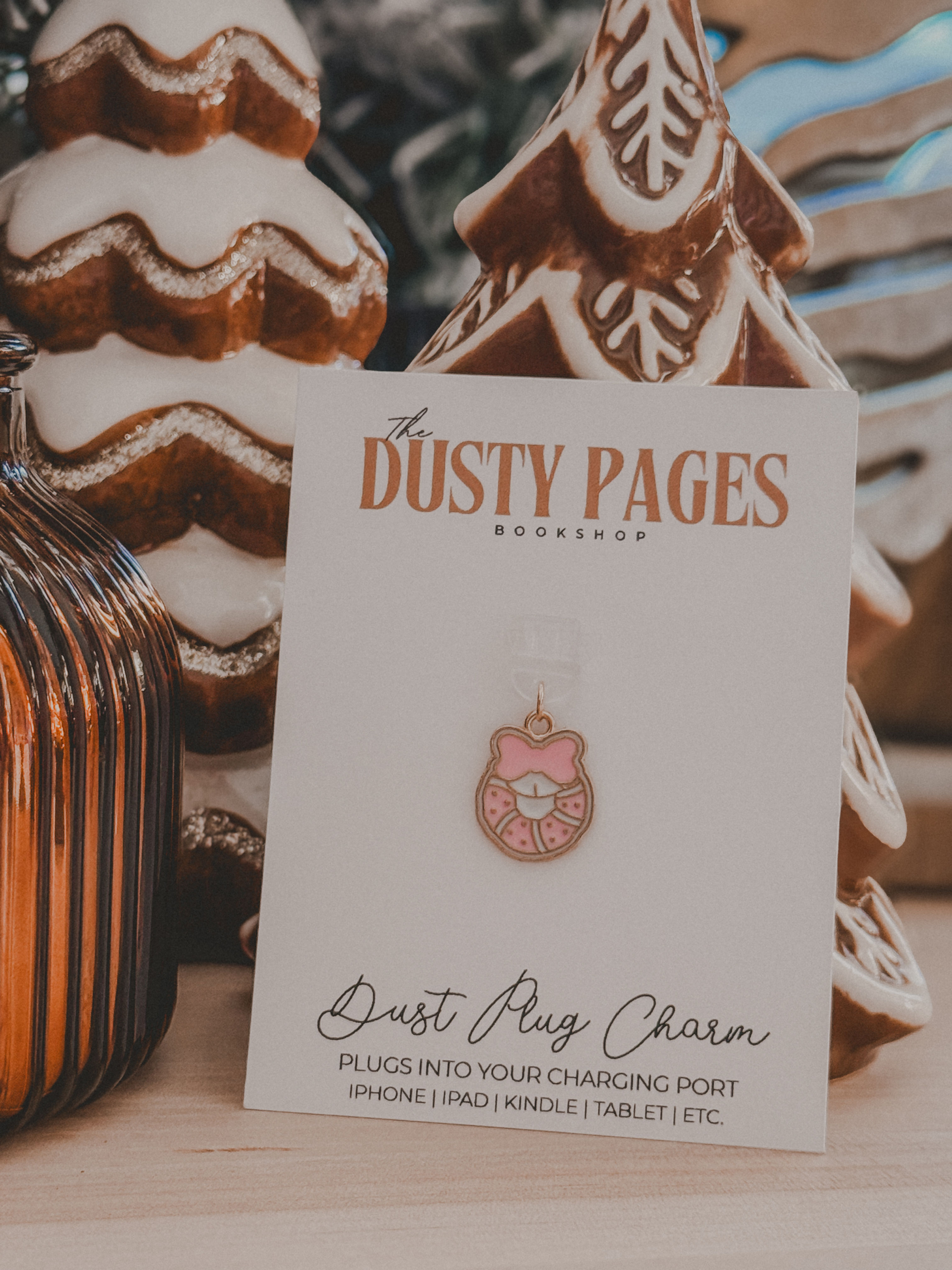 WREATH & BOW - CHRISTMAS - DUST PLUG CHARM