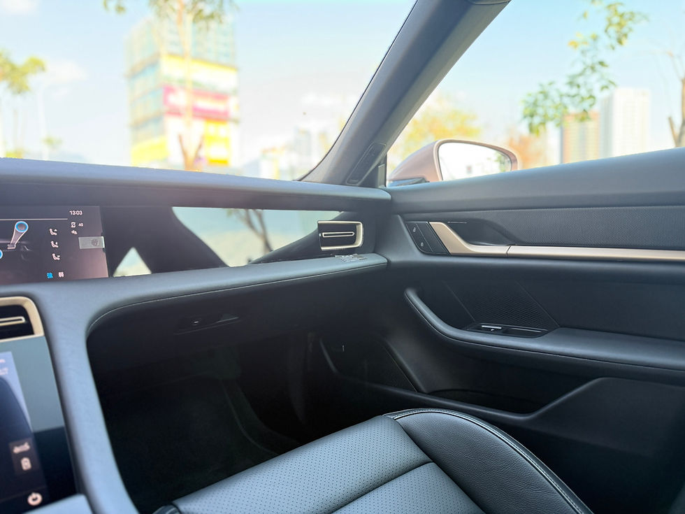 縮圖：【Porsche】 Taycan 2024款 RWD 淺紫