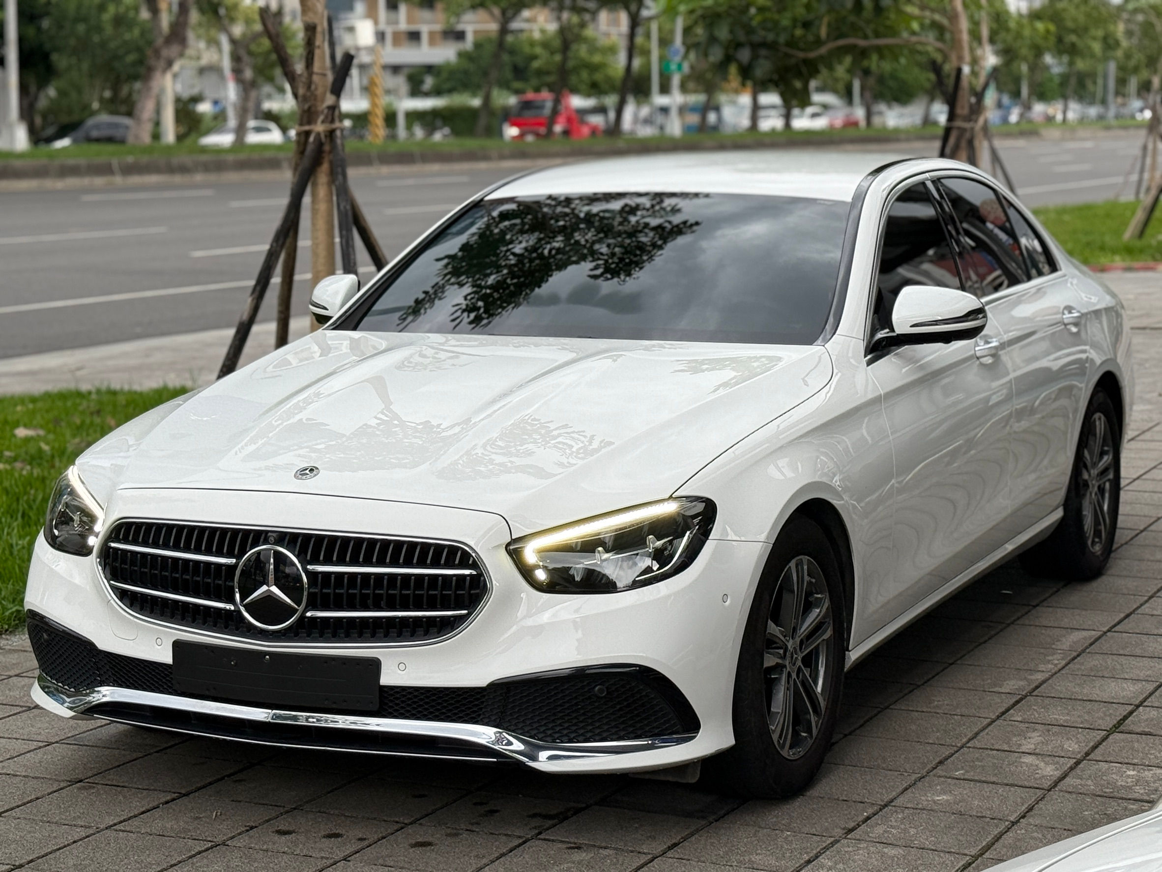 【Benz】 E-Class Sedan 2021款 E200 白色