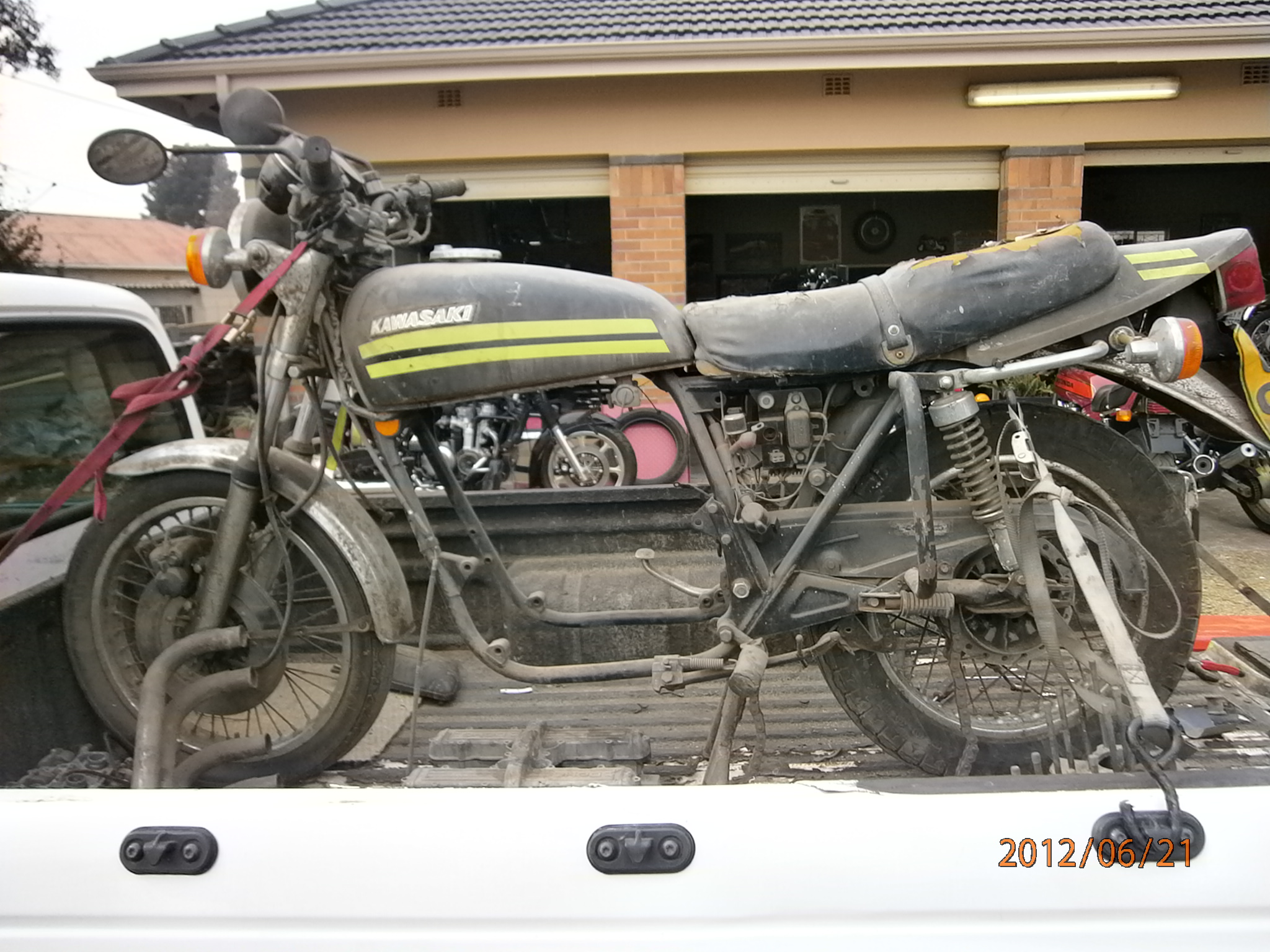 1976 Kawasaki KZ 650 cafe racer before pic 1