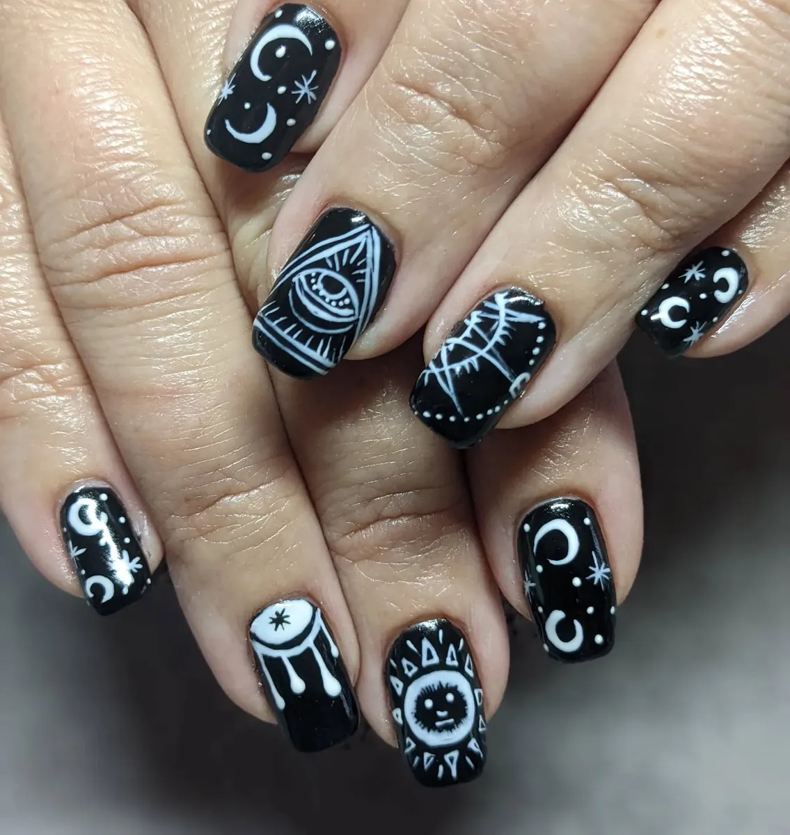 Nails by Momo