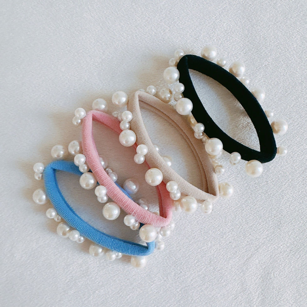 Thumbnail: Snowed in Pearls Hair Ties Set of 4