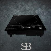 Miniatura: Vista frontal de parrilla de induccion empotrable de 1 zona marca Schones Bauen modelo BERLIN 120V sobre fondo gris