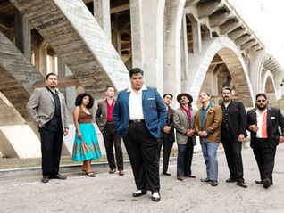 El soul chicano abraza el ritmo del Caribe: Thee Sinseers estrena "How Lonely Is Lonely"