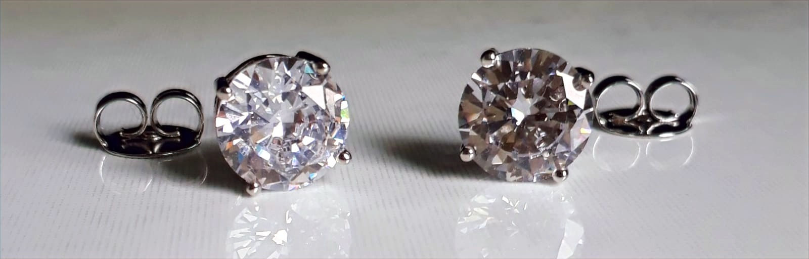 Brinco Ponto de Luz Grande