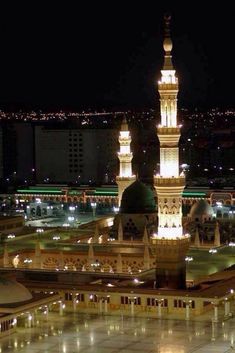 The Beautiful Lighting of the Prophet's Mosque