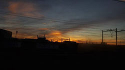 Zonsondergang gister en opkomst vannocht