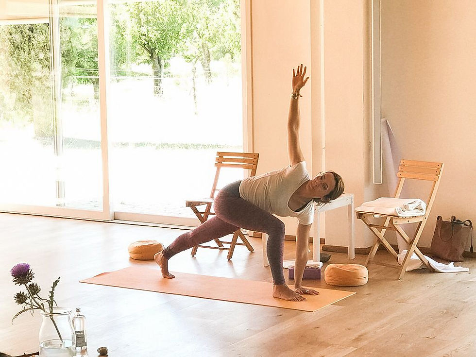 Thumbnail: Italian Yoga con Giulia