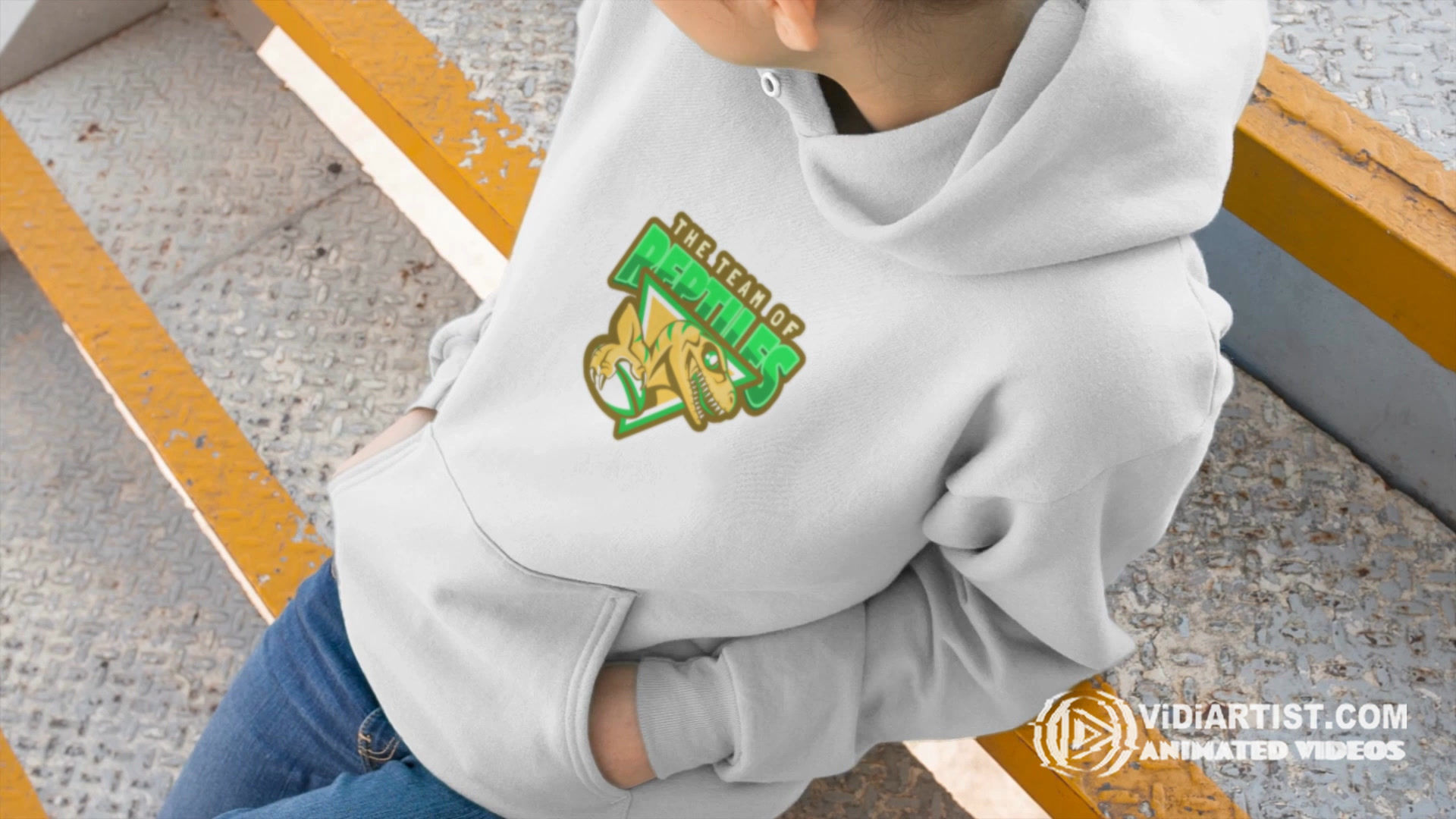 pullover-hoodie-video-mockup_M_C