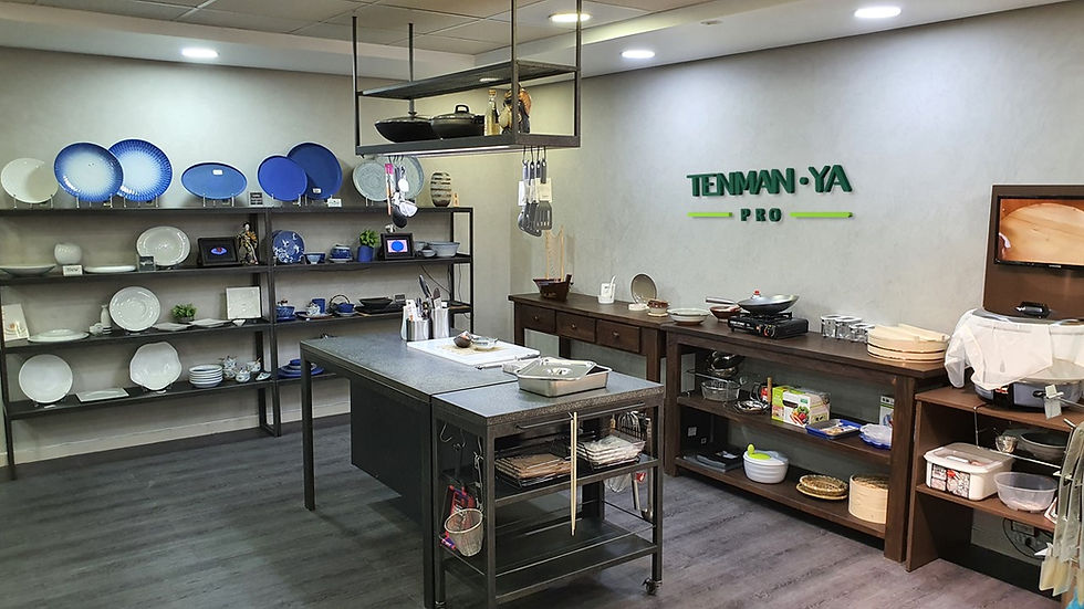 SHOWROOM COM LOGO 1.jpg