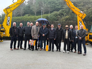 MPs Lee Anderson & Robert Jenrick, Notts County Council Mick Barton, and Reform UK Councillors visited JCB to look at their Pothole Pro machines.