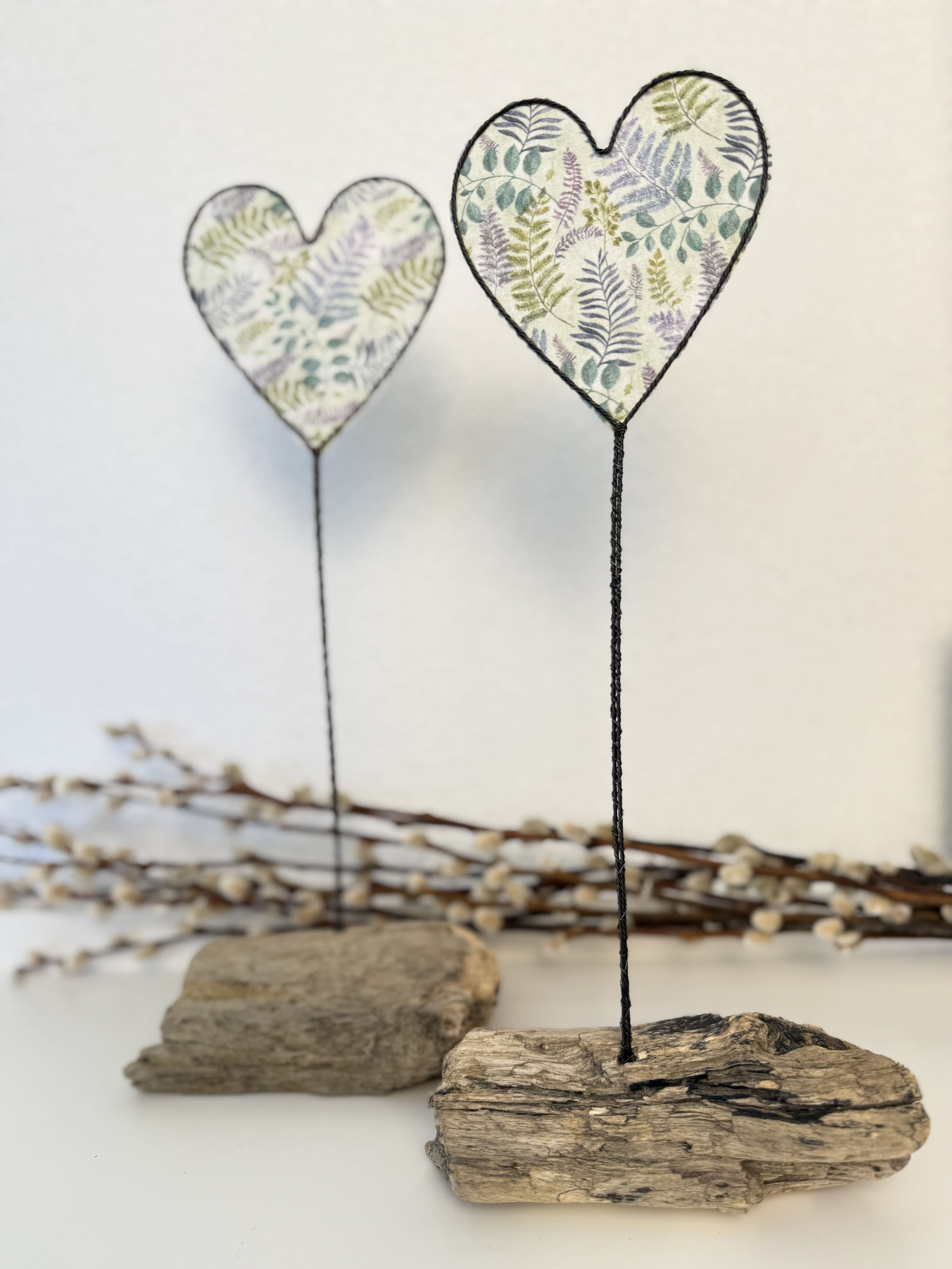 Herz auf Schwemmholz lila/mint