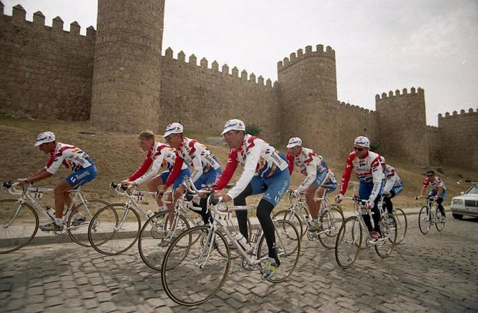 8 GRANDES ETAPAS DE LA VUELTA EN ÁVILA
