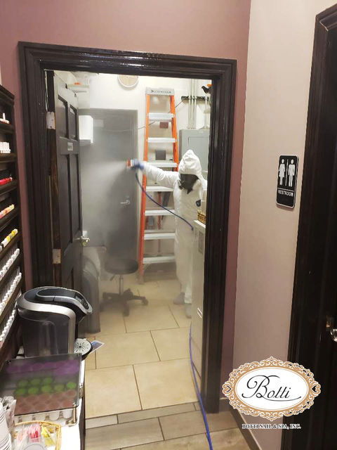 Best Nail Salon & Spa in Lake Bluff, Wheeling, Highland Park - Manicure, Pedicure, Face Waxing, Artificial Hands, French Nail, Nail Mend, Praffin, Body Waxing, Face Waxing, No-Chip Mainicure, No-Chip Pedicure