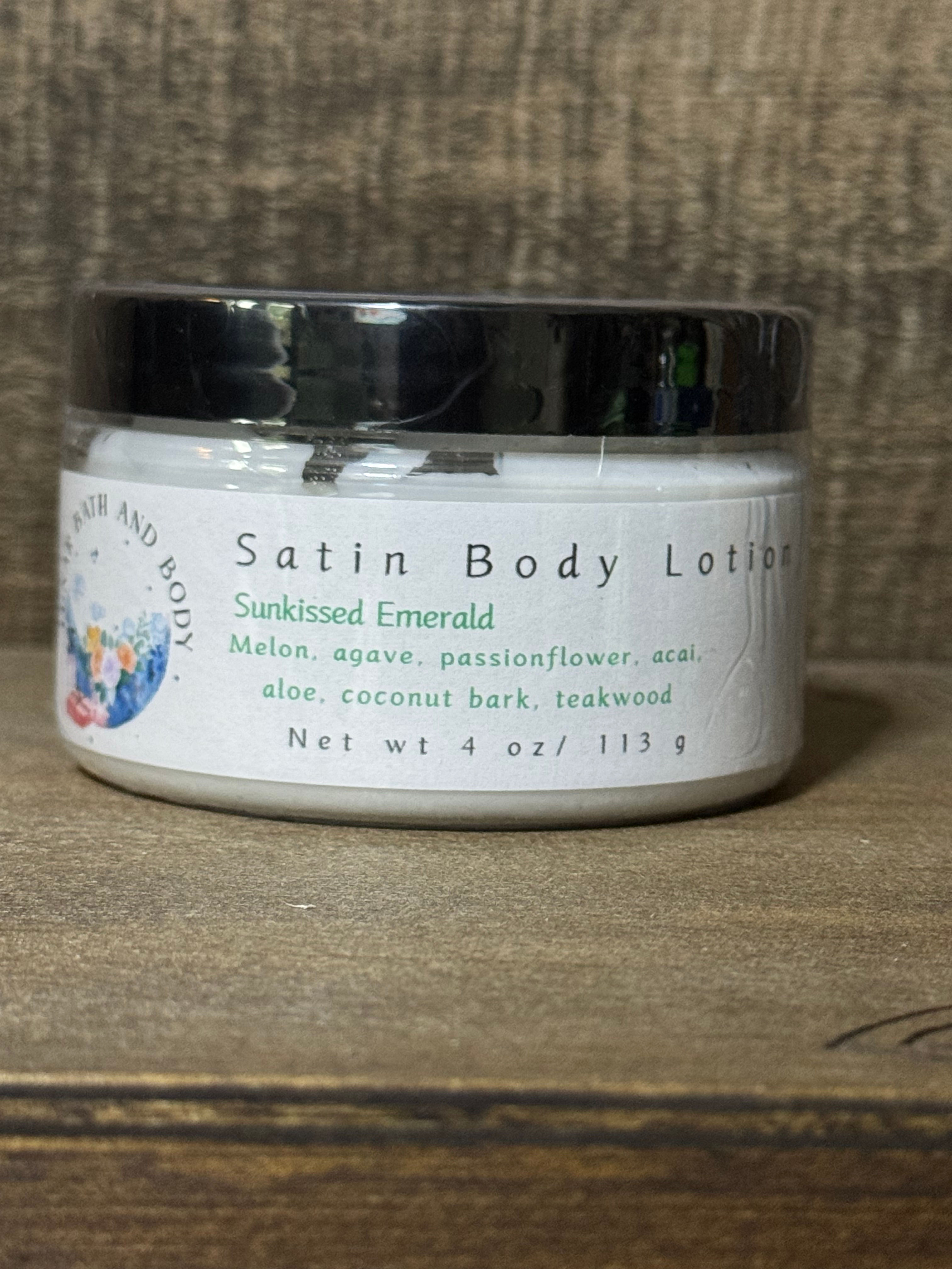 Sun-kissed Emerald Satin Lotion