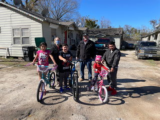 Houston Philanthropists Kevin and Patty Godfrey and Houston children's charity, Abandoned Little Angels, Adopt Six Local Families for Christmas