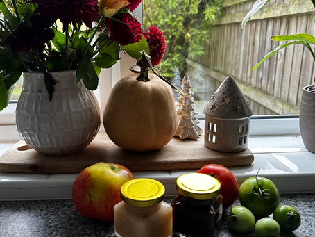 Jars of Autumn – turning surplus fruits into homemade gifts