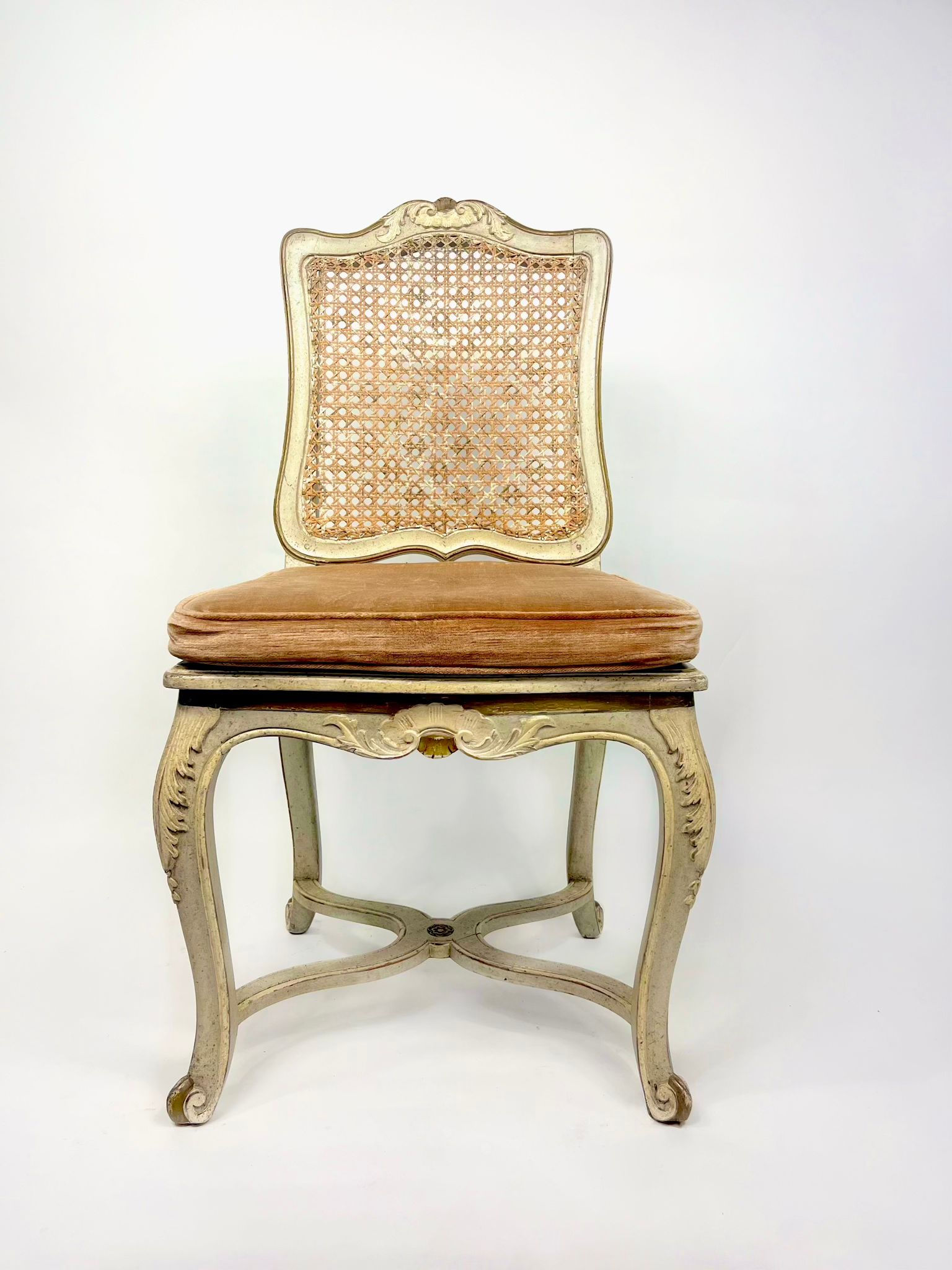 Vintage Shabby-Chic Chair