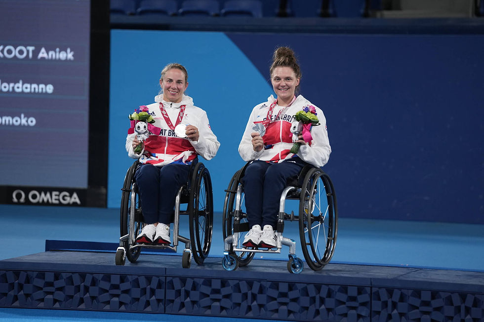 lucy-shuker-and-jordanne-whiley-DTNW4JqcAg.jpg