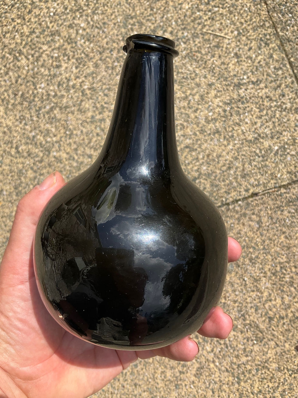 Thumbnail: Mini onion/mallet transitional c1715 English