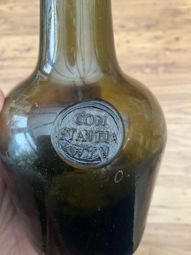 www.antiquebottlecollector.com