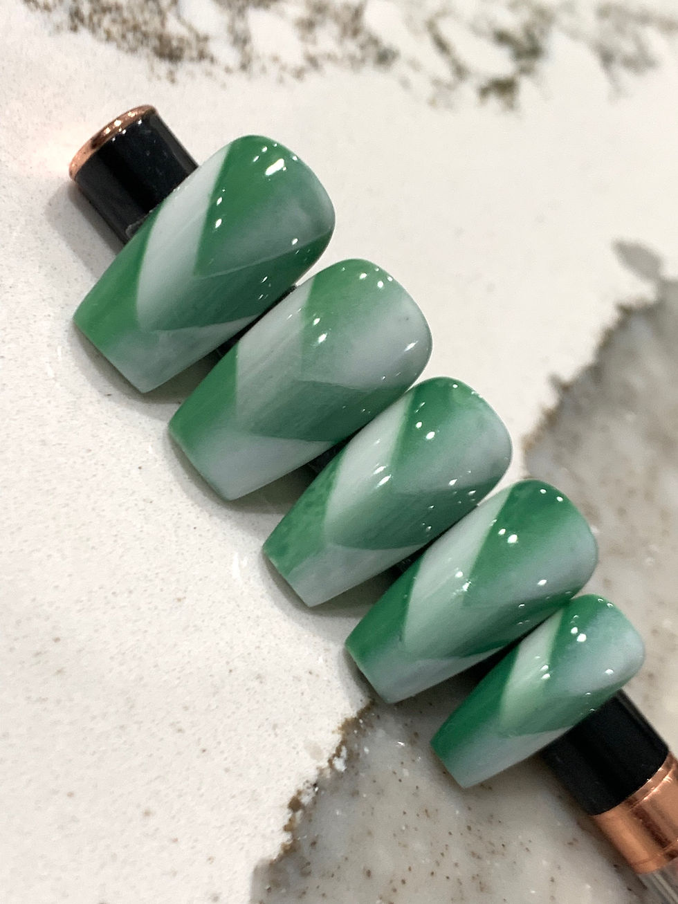 Vertical V Cut French Ombré Green/White