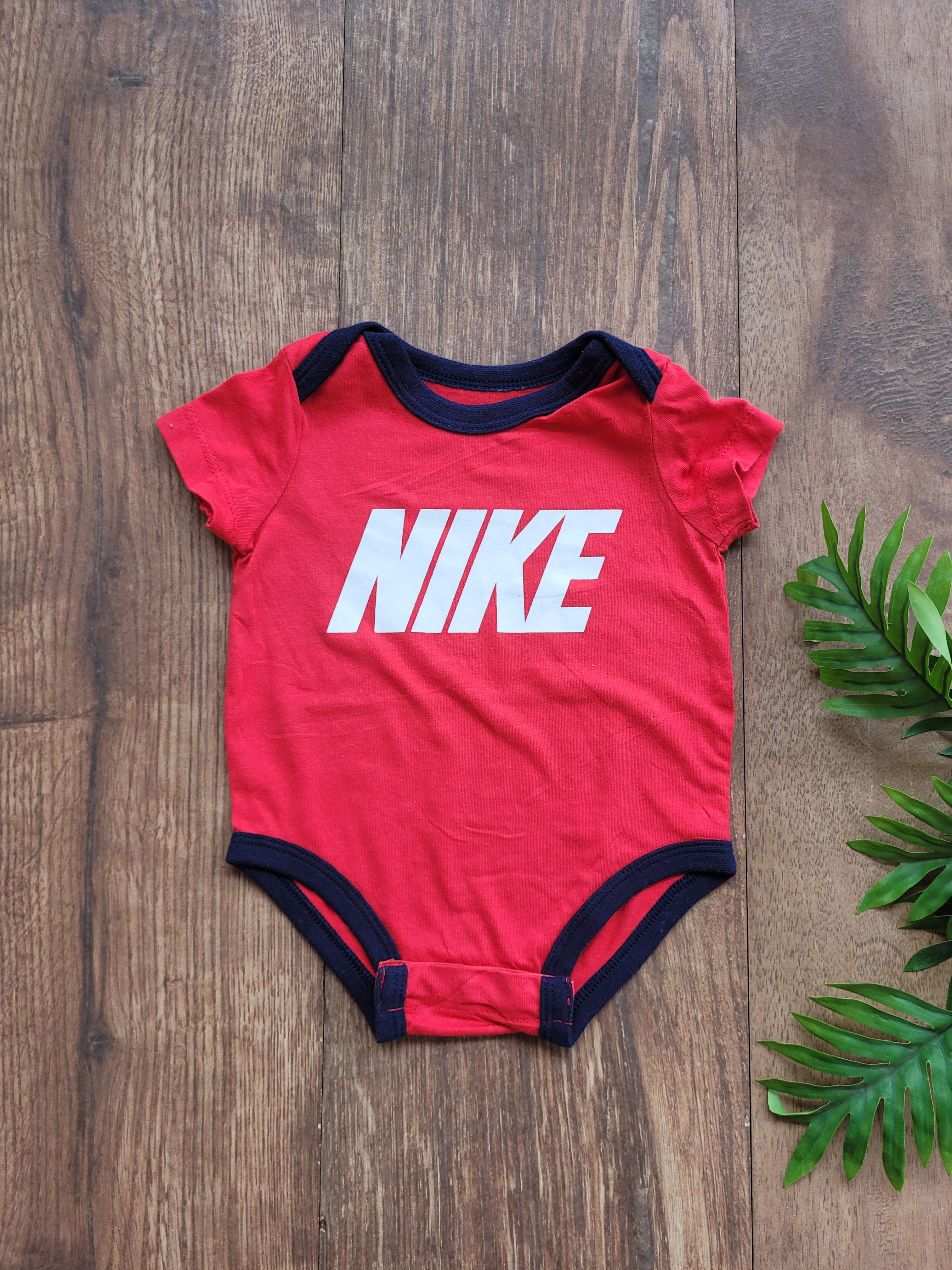 NIKE 3M