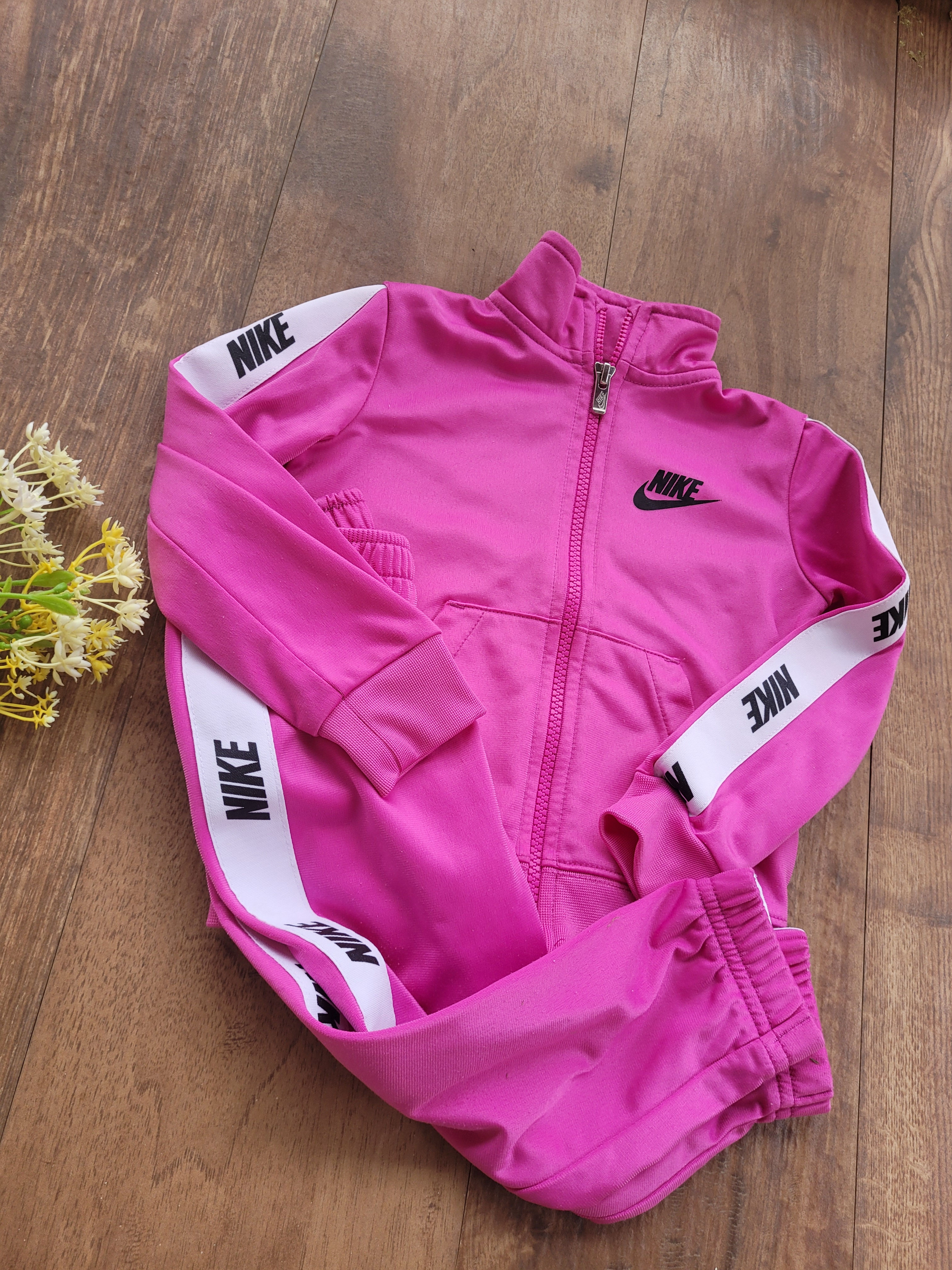 NIKE 2 A�OS
