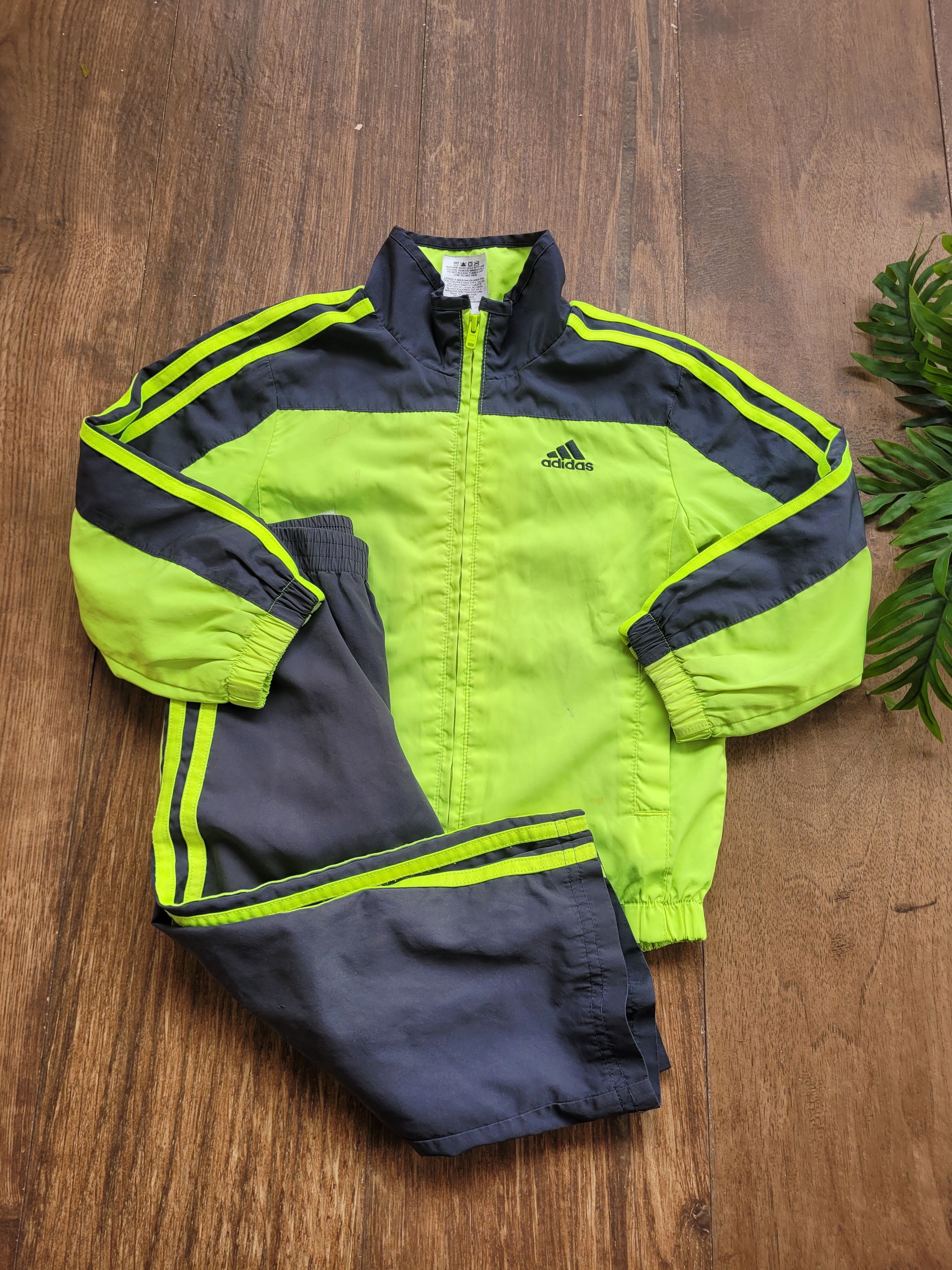 ADIDAS 3 A�OS
