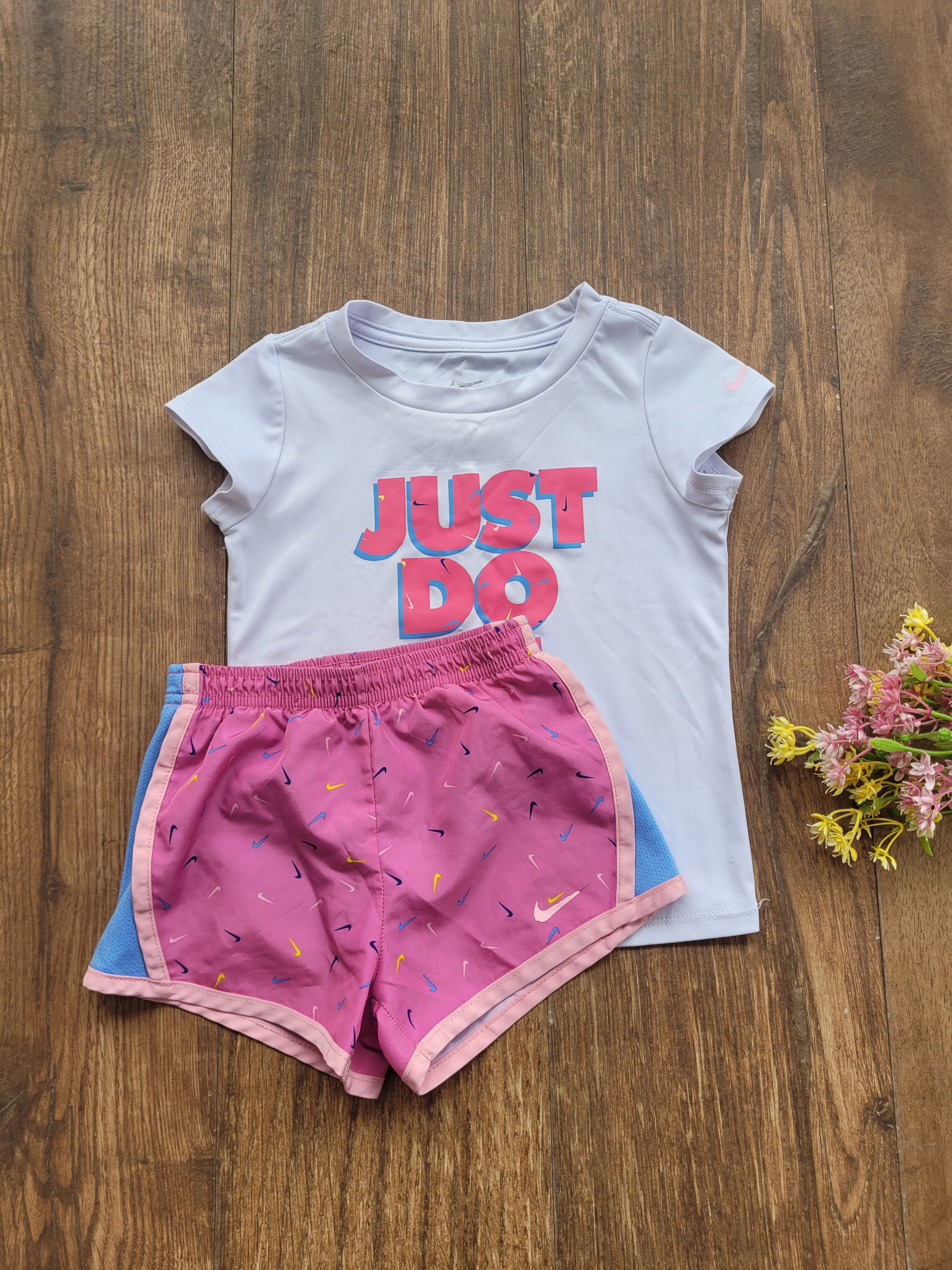 NIKE 4 A�OS