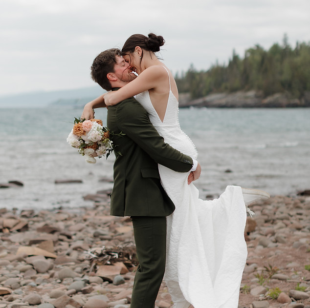 2025 North Shore Workshop_Beach Elopement_Morgan Elizabeth_110.jpg