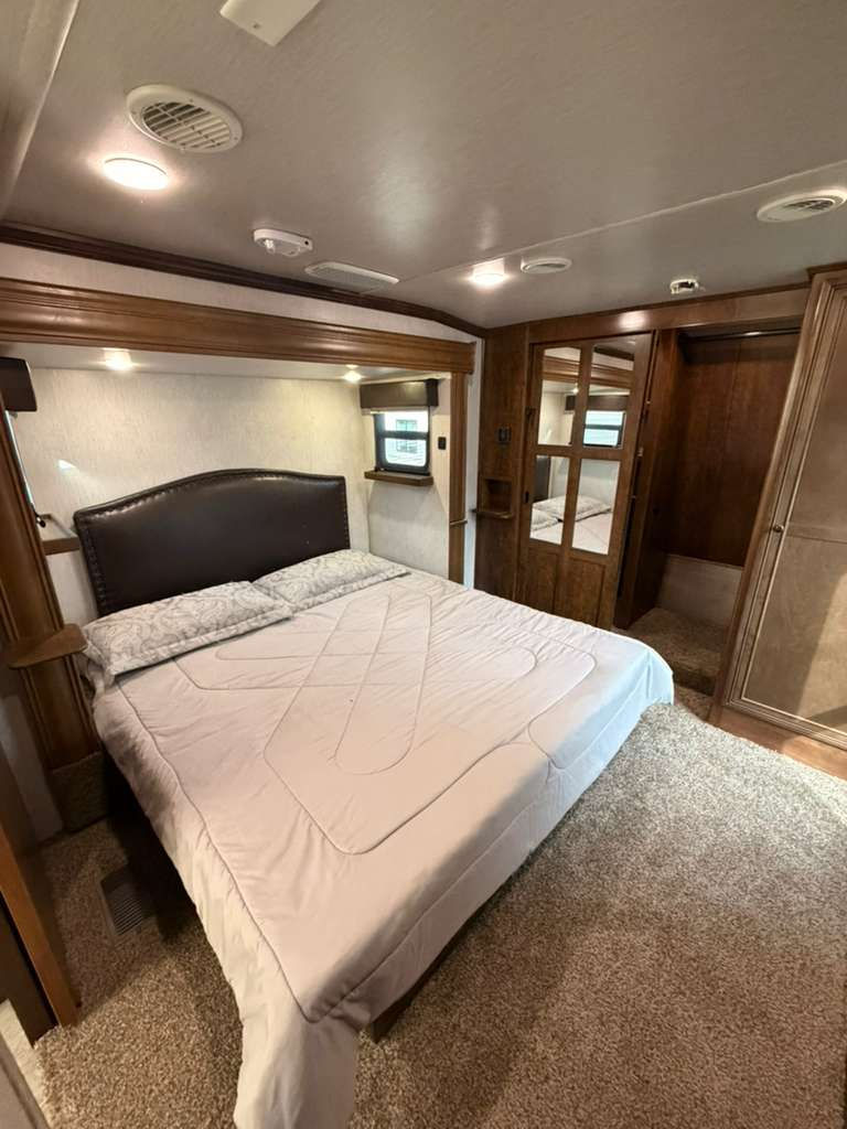 Thumbnail: 2018 HEARLAND BIG HORN