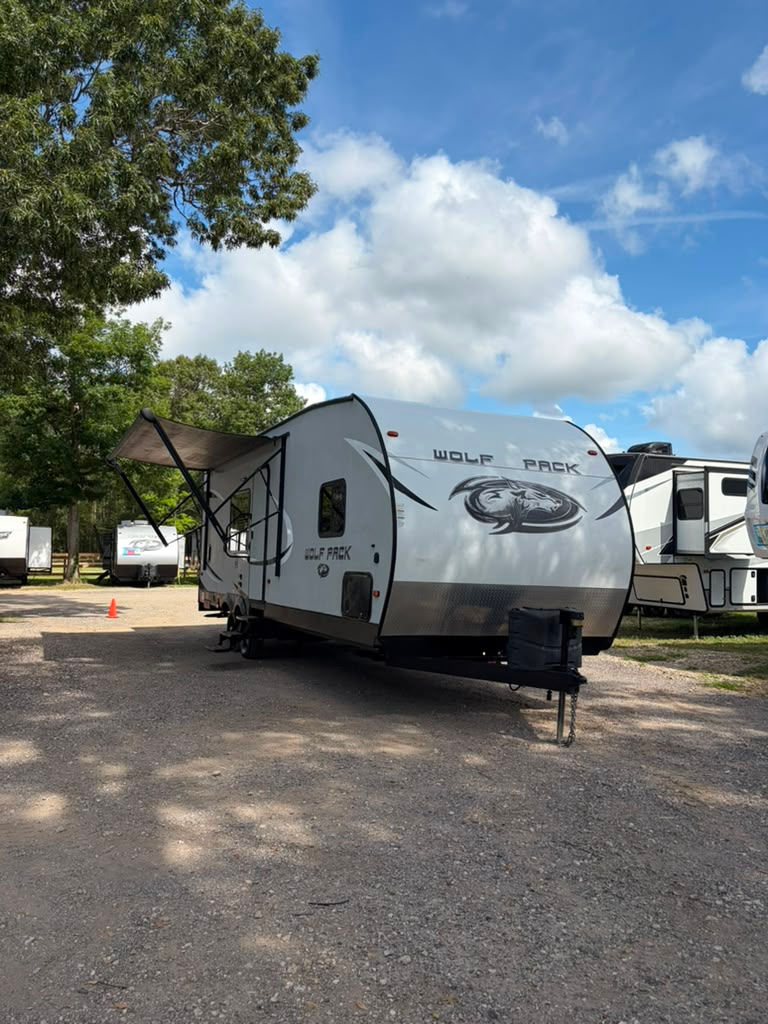 2018 FOREST RIVER WOLF PACK TOY HAULER