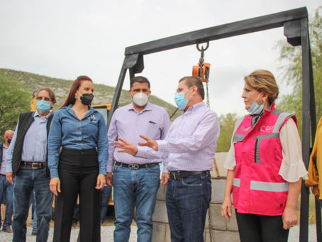 HOMERO MARTÍNEZ Y ROSAS AISPURO COLOCAN LA PRIMERA PIEDRA DEL CREE LERDO