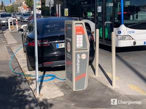 larecharge_voiture_ville.jpeg
