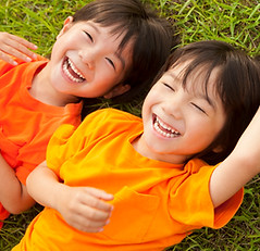 Happy Twins