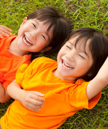 Happy Twins