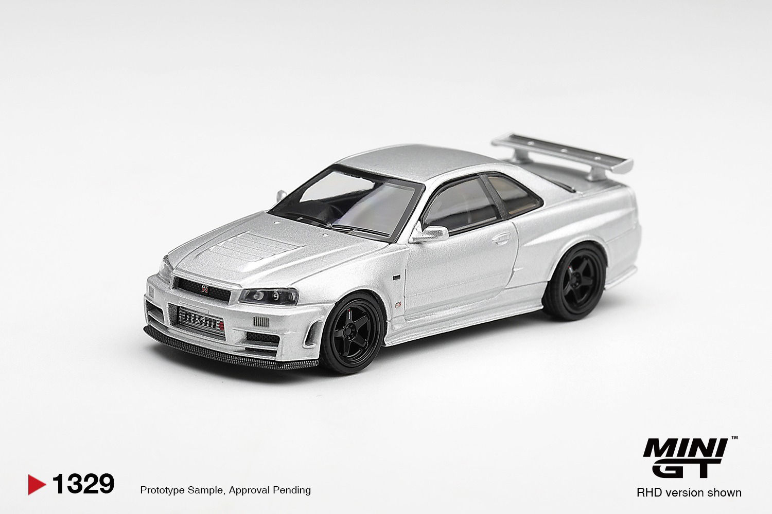 MiniGT - 1329 Nissan NISMO R34GT-R Z-tune Z-Tune Silver