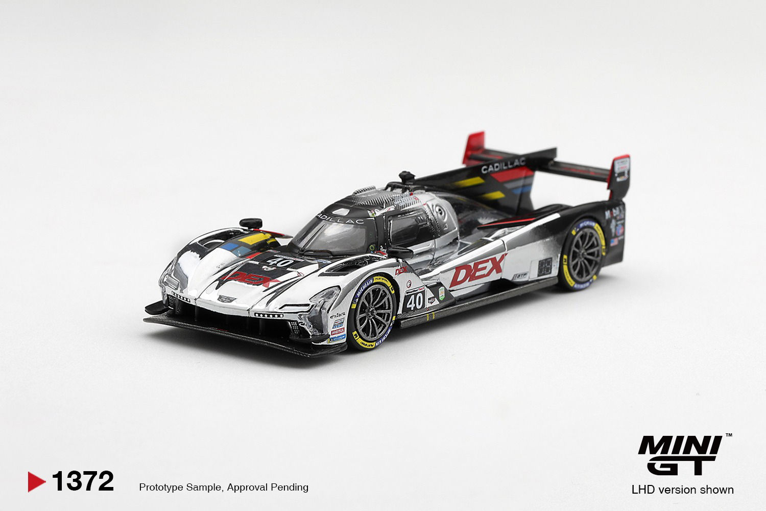 MiniGT - 1372 Cadillac V-Series.R #40 Cadillac Wayne Taylor