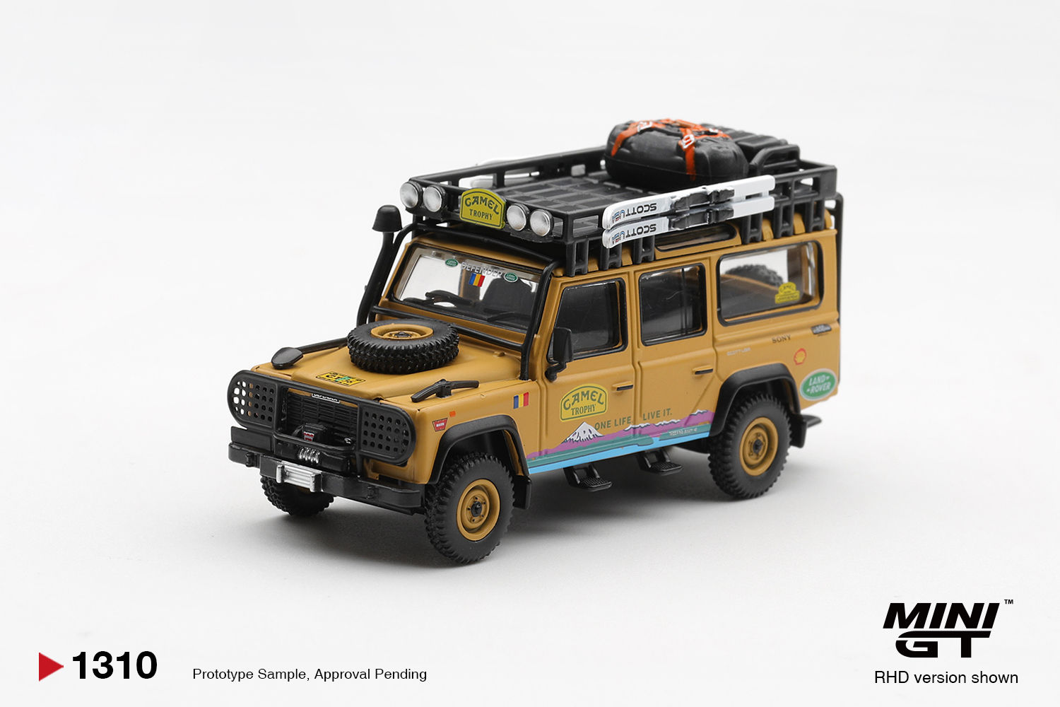 MiniGT -1310 Land Rover Defender 110 1998 Camel Trophy